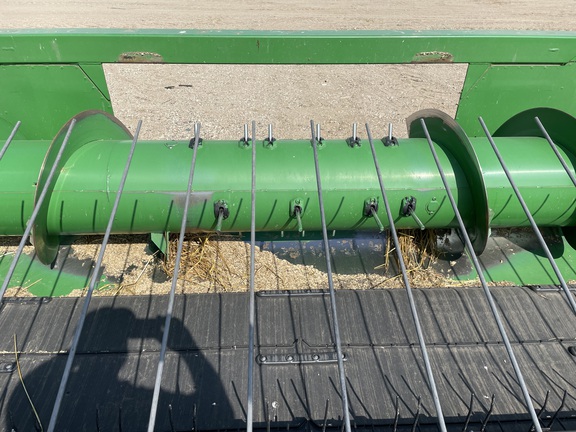 2018 John Deere 615P Header Combine