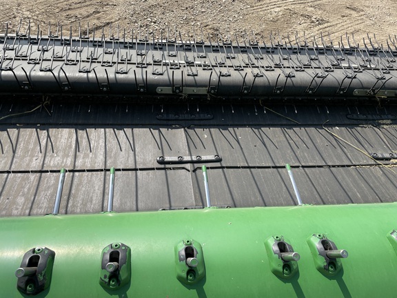 2018 John Deere 615P Header Combine