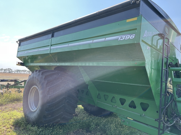 2018 Brent 1396 Grain Cart