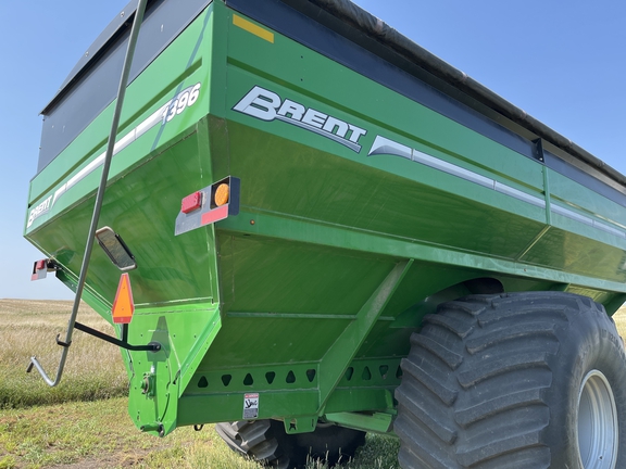 2018 Brent 1396 Grain Cart