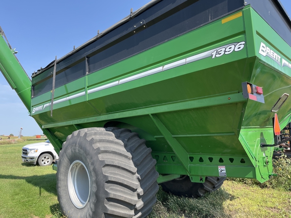 2018 Brent 1396 Grain Cart