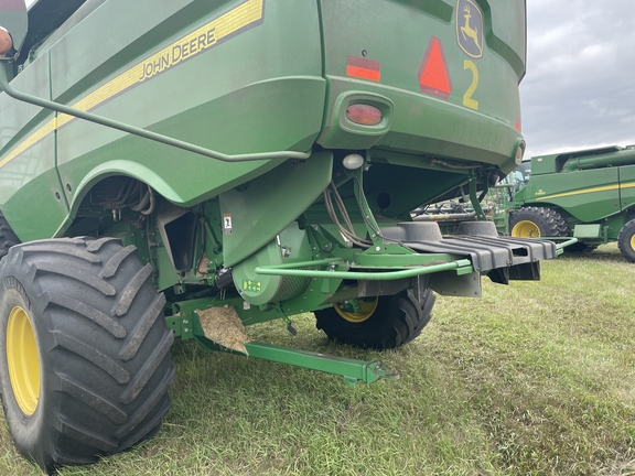 2017 John Deere S680 Combine