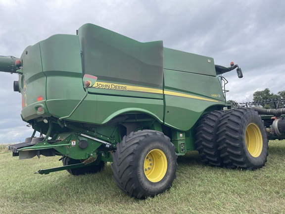 2017 John Deere S680 Combine