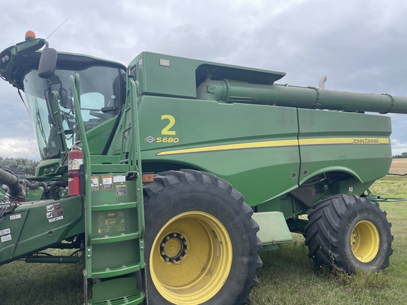 2017 John Deere S680 Combine