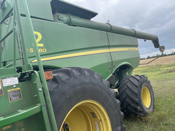 2017 John Deere S680 Combine