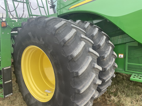 2017 John Deere S680 Combine