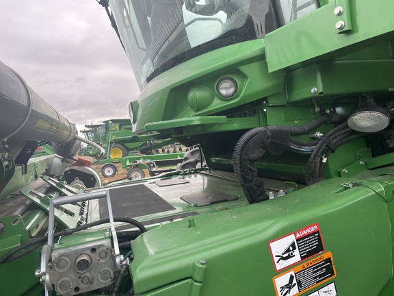 2017 John Deere S680 Combine