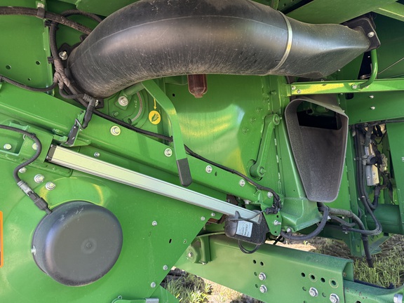 2017 John Deere S680 Combine
