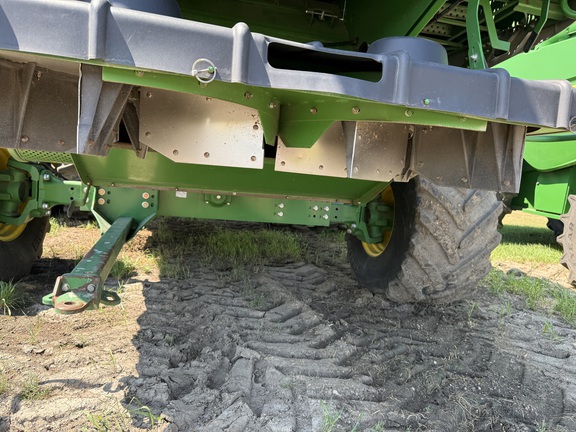 2017 John Deere S680 Combine