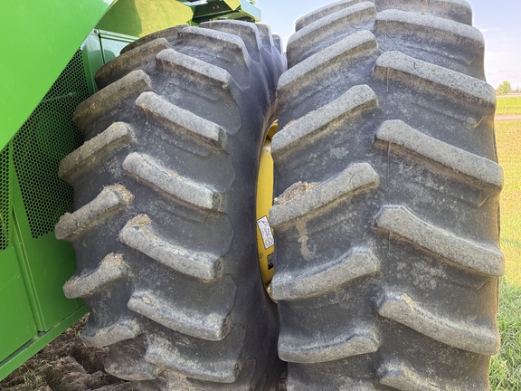 2017 John Deere S680 Combine