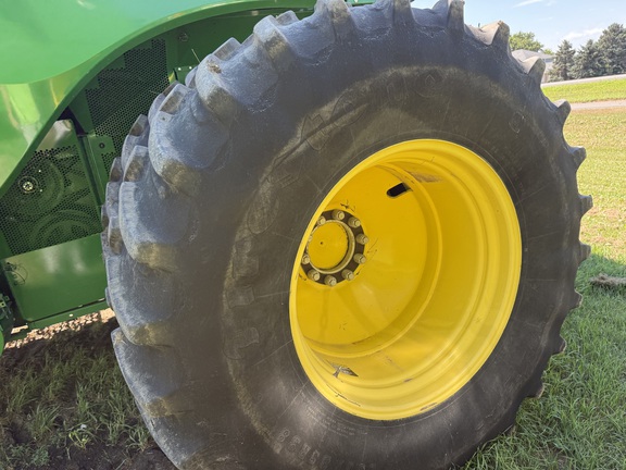 2017 John Deere S680 Combine