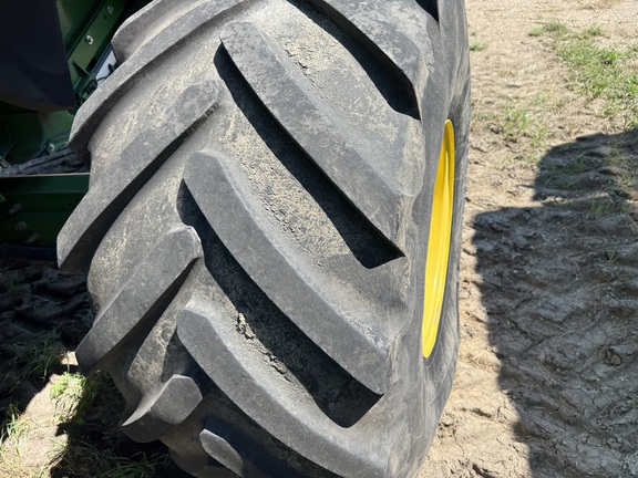 2017 John Deere S680 Combine