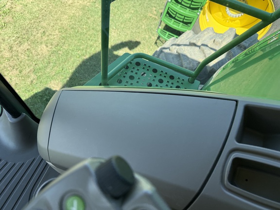 2017 John Deere S680 Combine