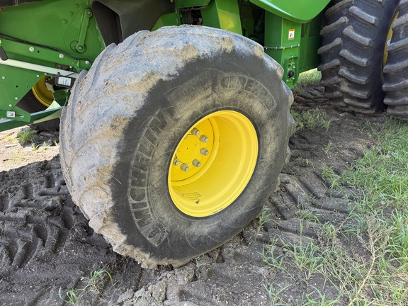 2017 John Deere S680 Combine