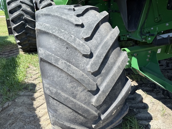 2017 John Deere S680 Combine