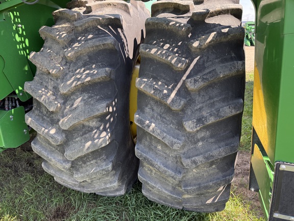 2017 John Deere S680 Combine