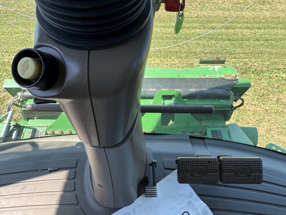 2017 John Deere S680 Combine