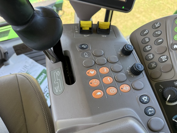 2017 John Deere S680 Combine