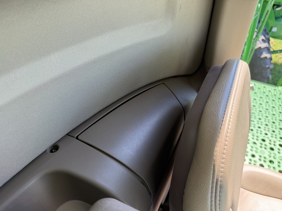 2017 John Deere S680 Combine