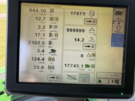 2017 John Deere S680 Combine