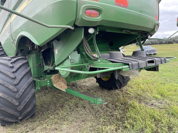 2017 John Deere S680 Combine