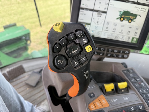 2021 John Deere S780 Combine