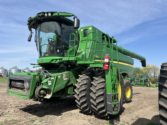 2022 John Deere S780 Combine