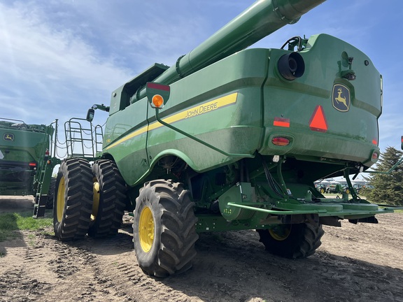 2022 John Deere S780 Combine