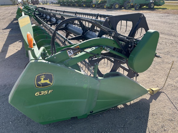 2010 John Deere 635F Header Combine