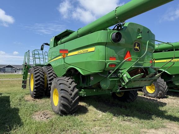 2021 John Deere S780 Combine