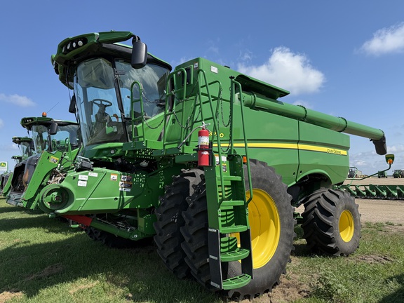 2021 John Deere S780 Combine