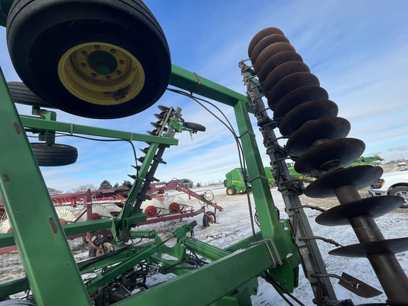 2010 John Deere 637 Disk