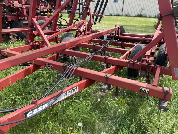 1998 Case IH 4300 Field Cultivator