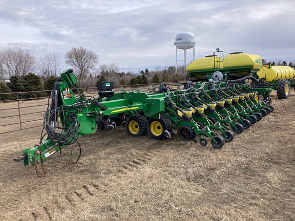 2014 John Deere DB60 Planter