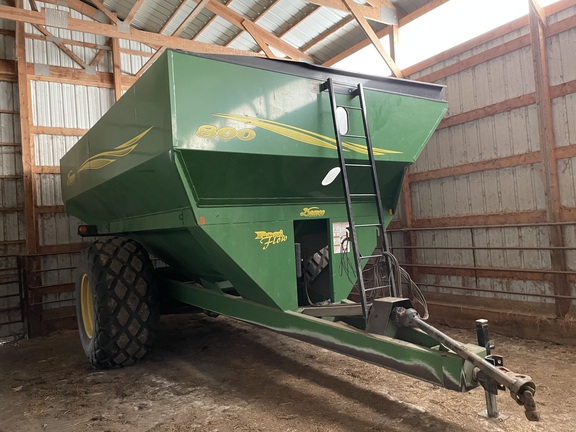 2007 Demco 800 Grain Cart