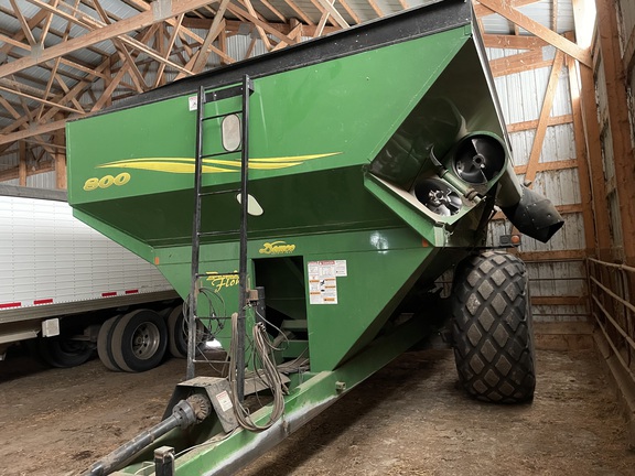 2007 Demco 800 Grain Cart