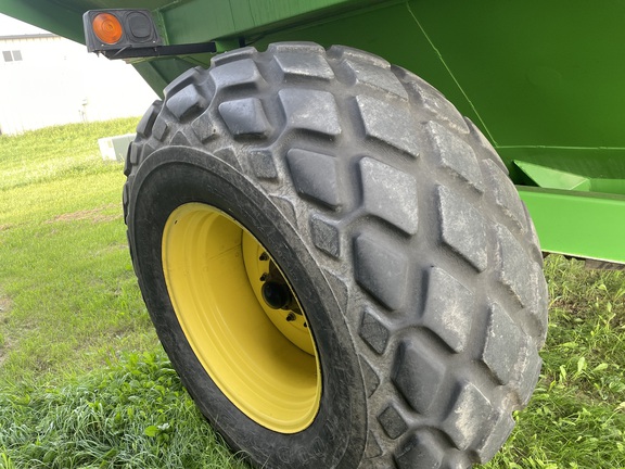 2007 Demco 800 Grain Cart