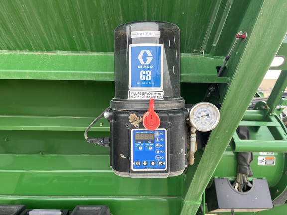 2024 Brent 2098 Grain Cart