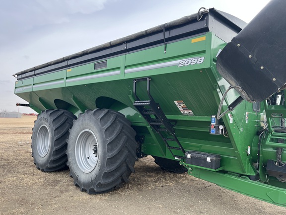 2024 Brent 2098 Grain Cart