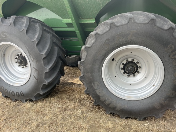 2024 Brent 2098 Grain Cart
