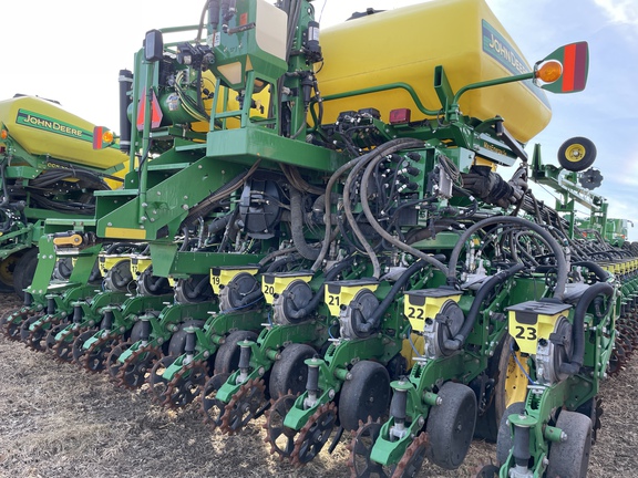 2017 John Deere DB60 Planter