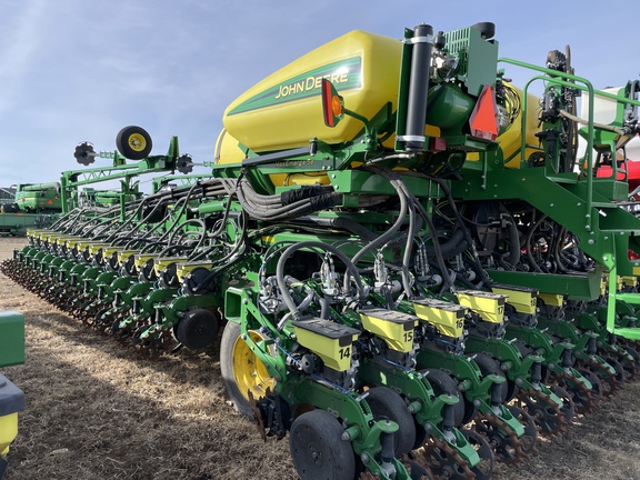 2017 John Deere DB60 Planter