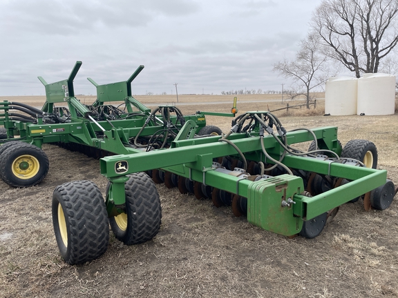 2010 John Deere 1890 Air Seeder