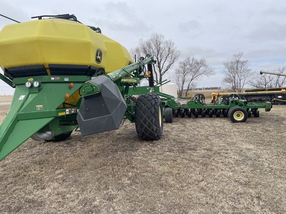 2010 John Deere 1890 Air Seeder