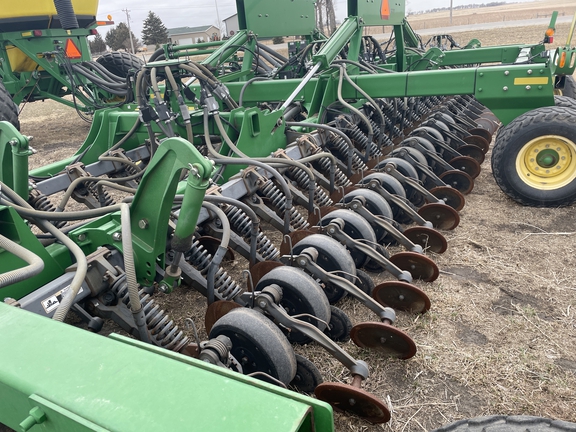 2010 John Deere 1890 Air Seeder
