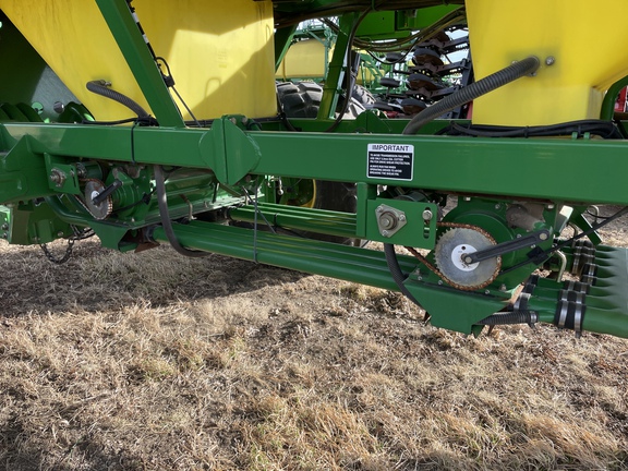 2010 John Deere 1890 Air Seeder