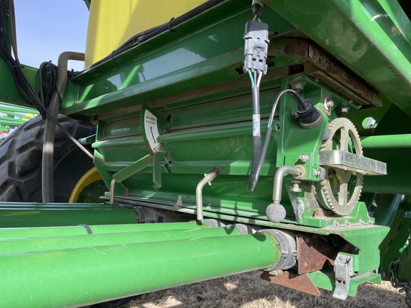 2010 John Deere 1890 Air Seeder