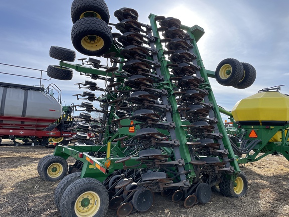 2010 John Deere 1890 Air Seeder