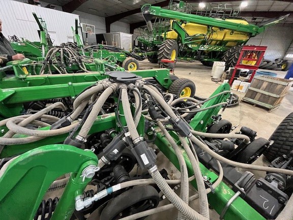 2022 John Deere N560 Air Seeder