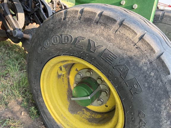 2022 John Deere N560 Air Seeder